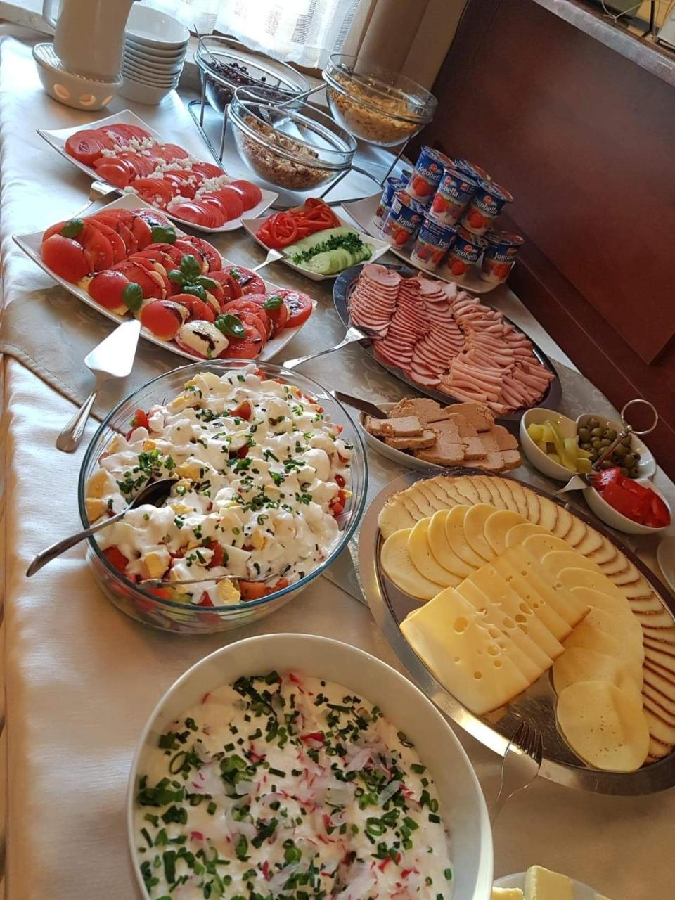 Willa Pod Gwiazdami & Spa Kudowa-Zdrój Exteriör bild